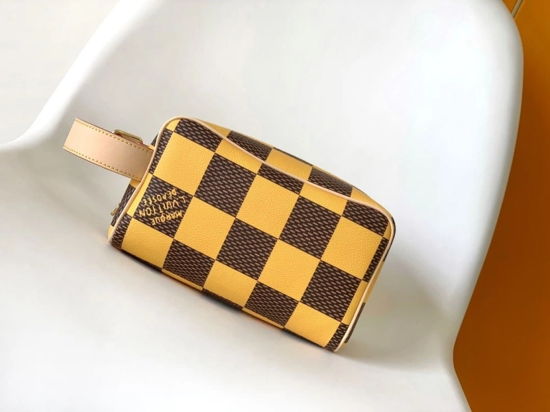 LV Cosmetic Bags 4233H-0131