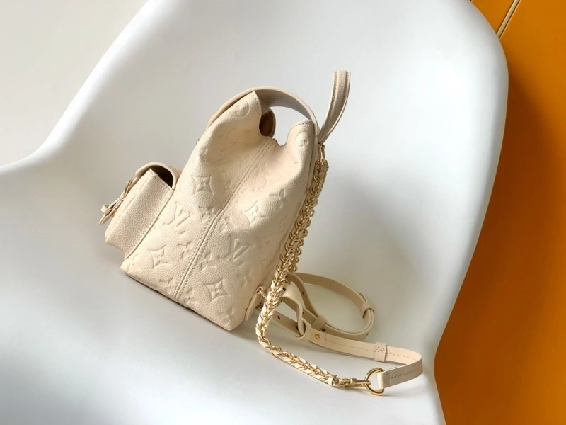 LV Backpacks 4233H-0165