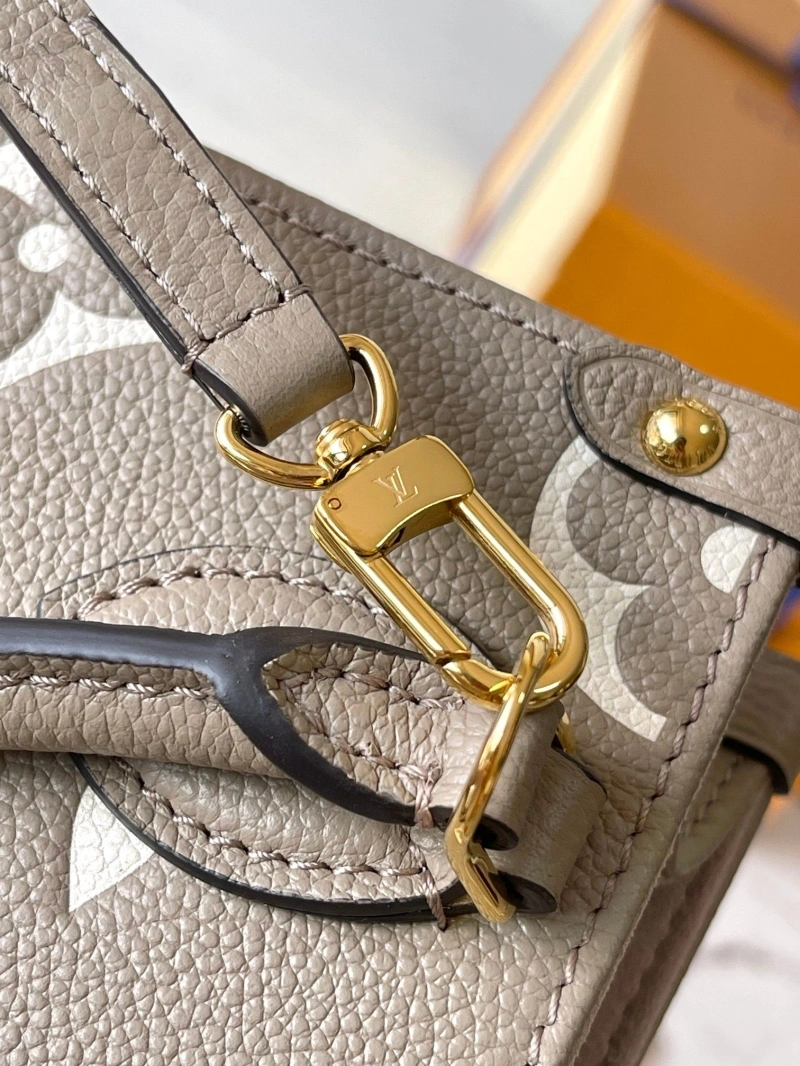 LV Shopping Bags 4233H-0243