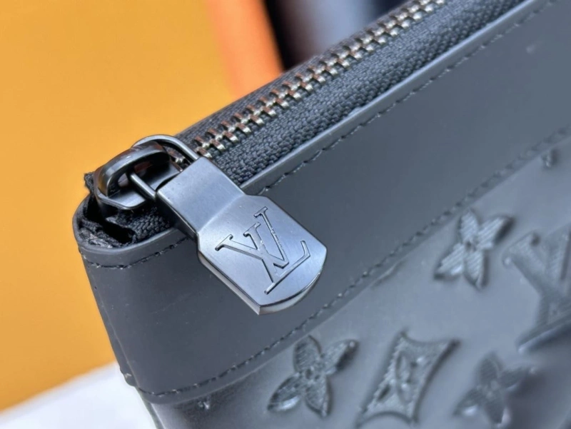 LV Clutch Bags 4233H-0411