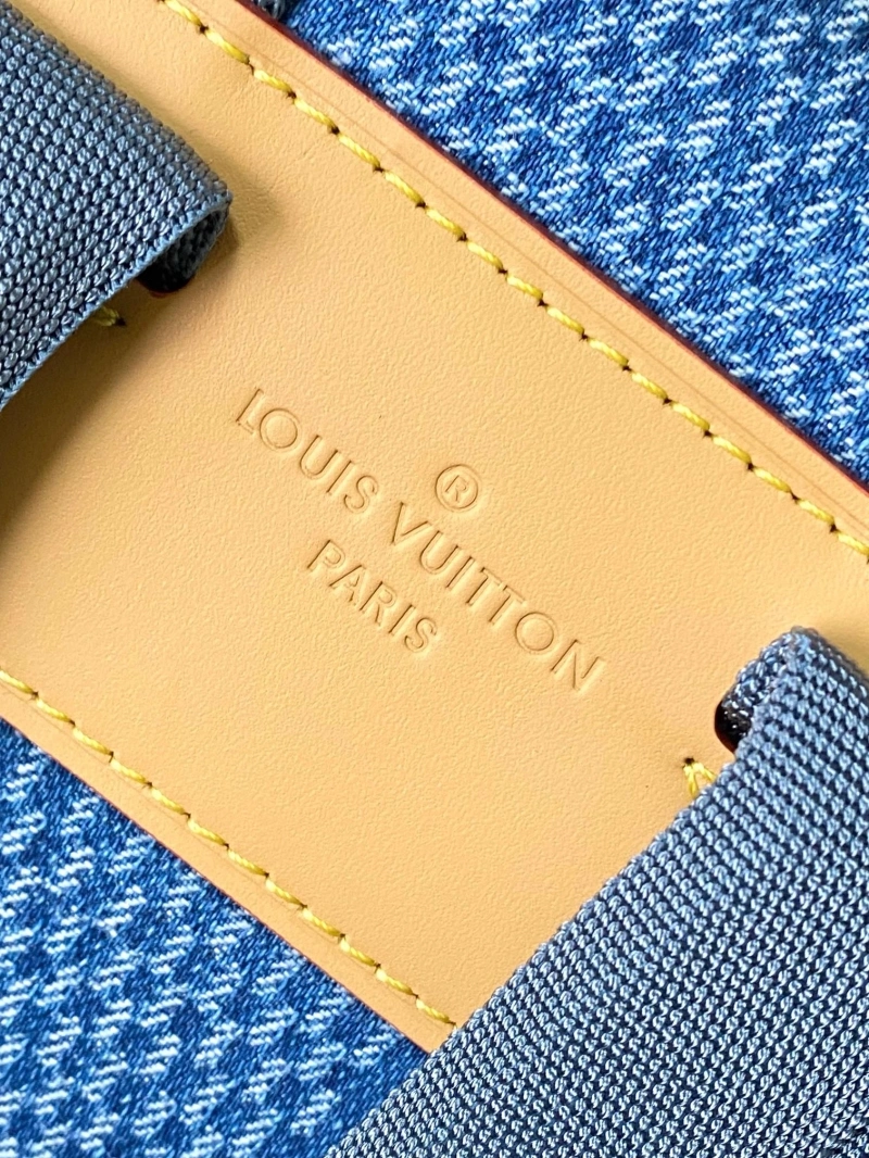 LV Backpacks 4233H-0572