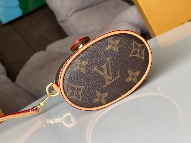 LV Clutch Bags 4233H-0740