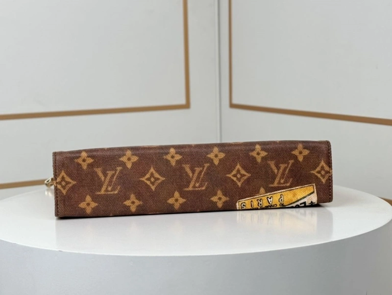 LV Clutch Bags 4233H-0920