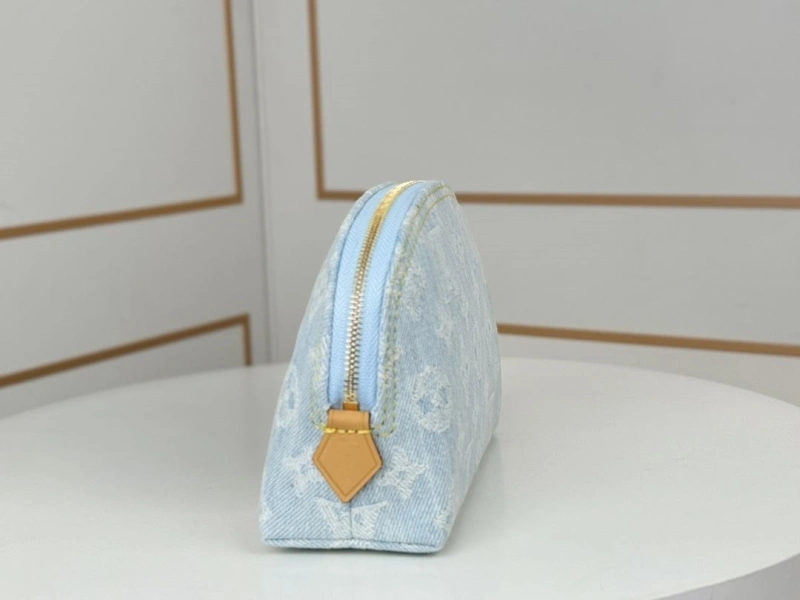 LV Clutch Bags 4233H-0942
