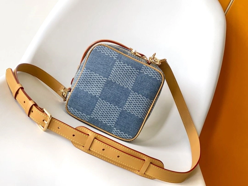 LV Box Bags 4233H-1484