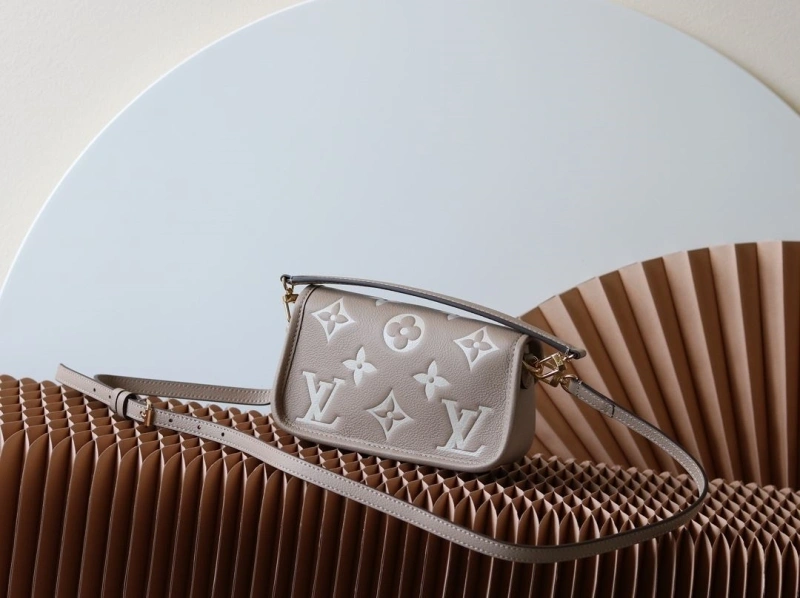 LV Satchel bags 4233H-1617