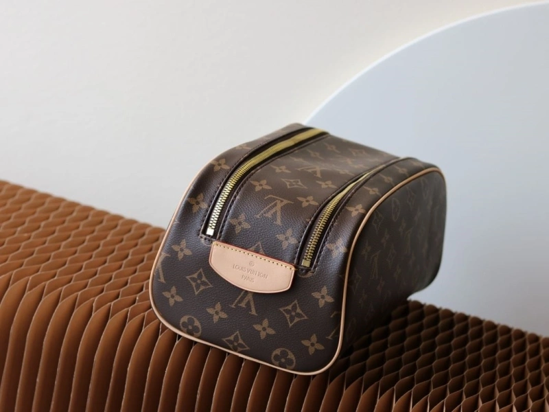 LV Cosmetic Bags 4233H-2461