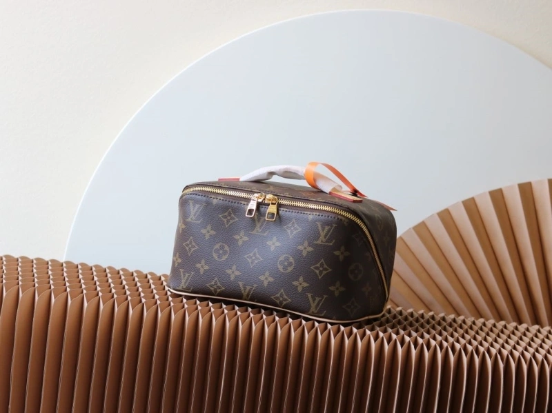 LV Cosmetic Bags 4233H-2532