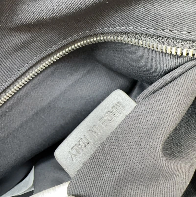 Bv*b*rry speedy bags 4237c-0049