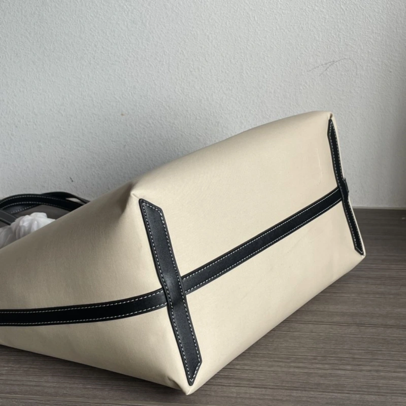 Bv*b*rry shopping bags 4237f-0211