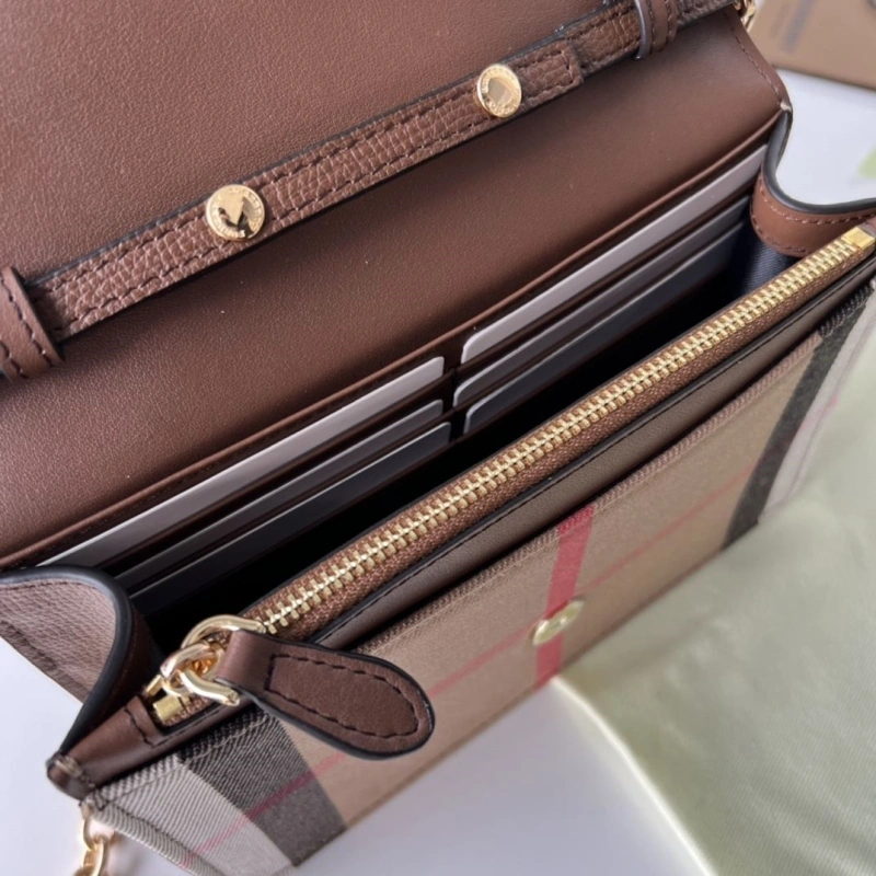 Bv*b*rry wallets 4237f-0540