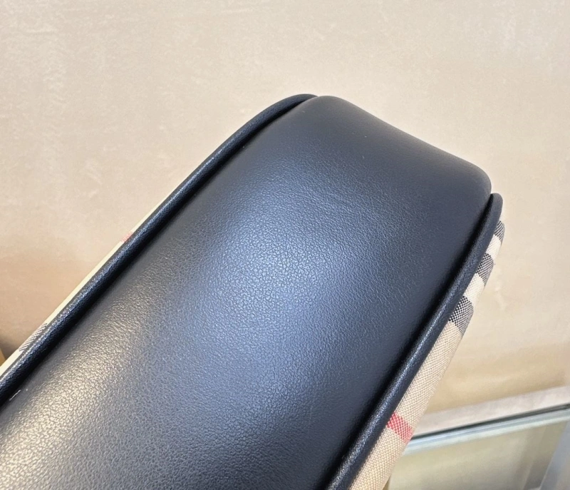 Bv*b*rry top handle bags 4237h-0126