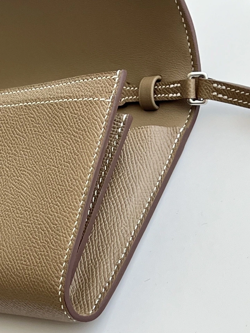 H**me5 wallets 4248c-0086