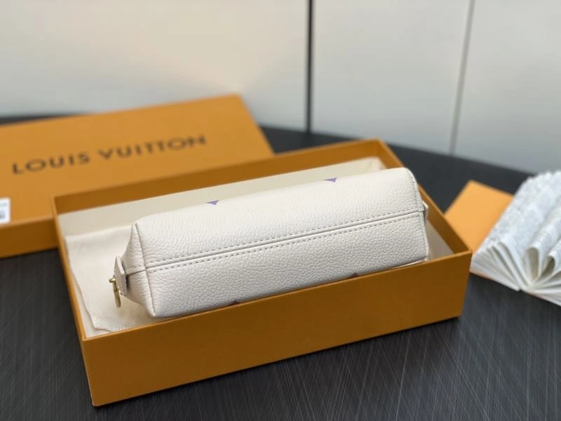 LV Clutch Bags 4286D-0094