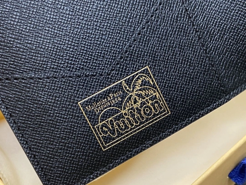 LV Wallets 4286G-0119
