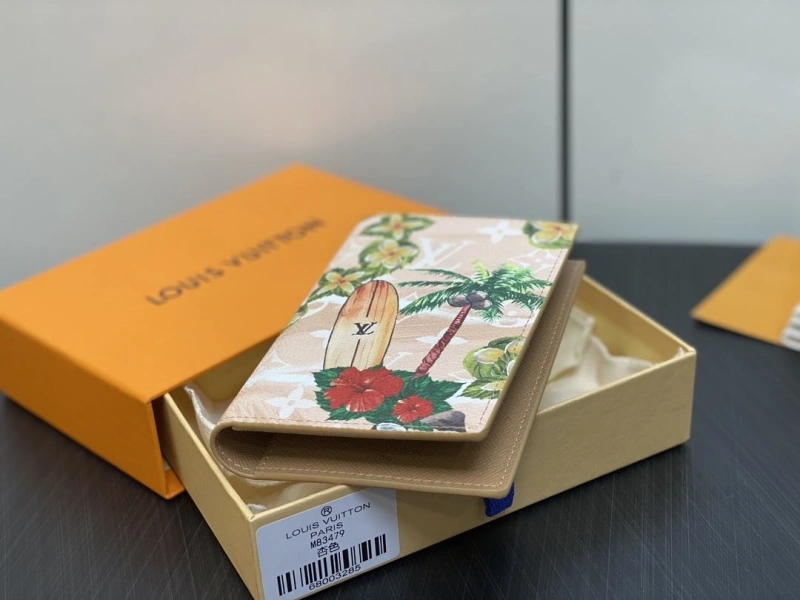 LV Wallets 4286G-0125