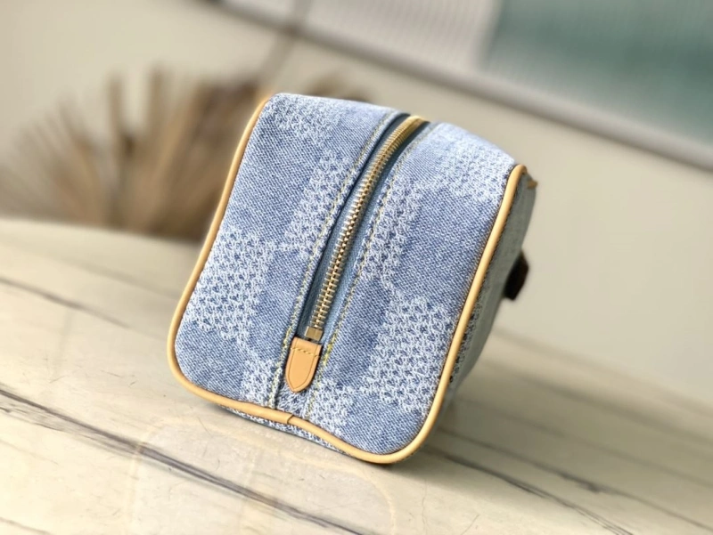 LV Cosmetic Bags 4286G-0141