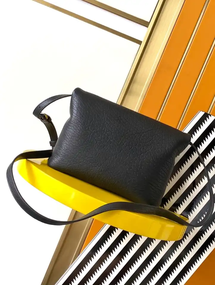 Gvc*1 satchel bags 4334b-0033