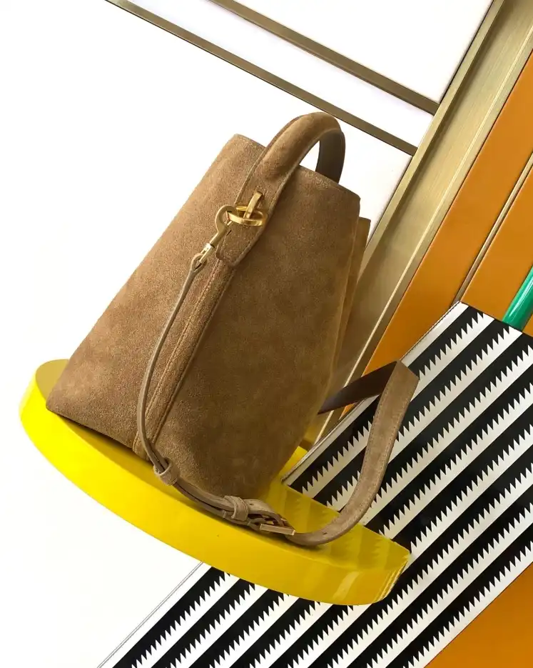 Gvc*1 bucket bags 4334b-0073