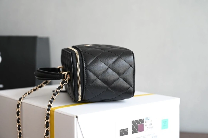 Ch**el cosmetic bags 4345d-0127