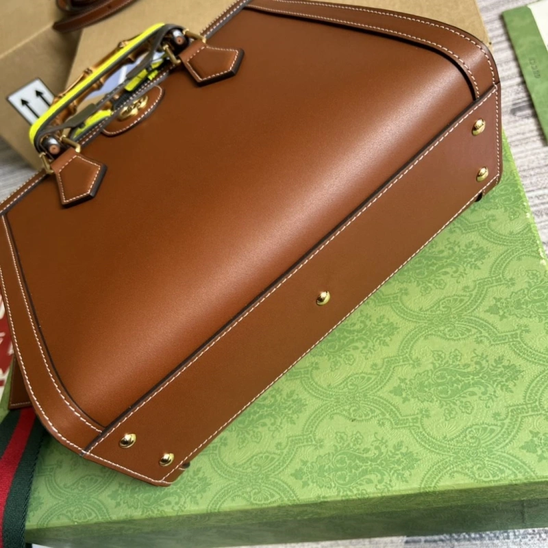 Gvc*1 top handle bags 4360c-0676