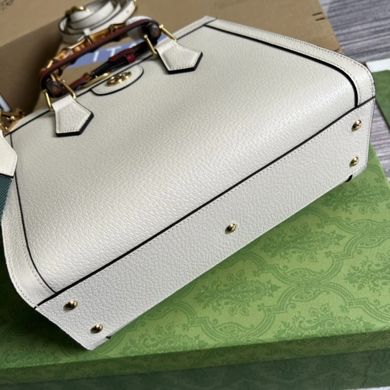 Gvc*1 top handle bags 4360c-0684