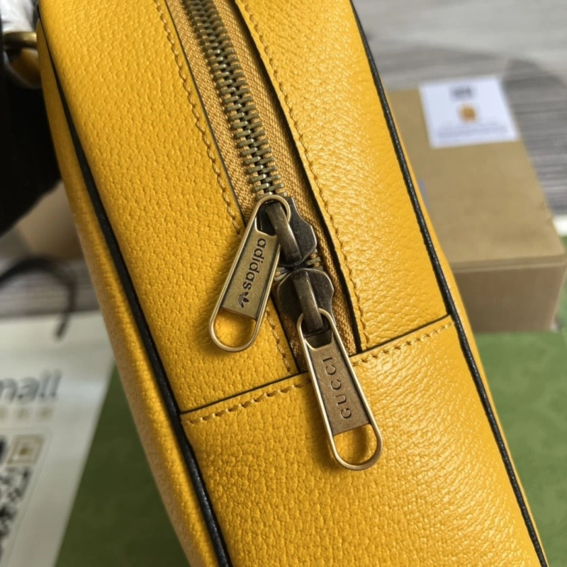 Gvc*1 top handle bags 4360c-1820