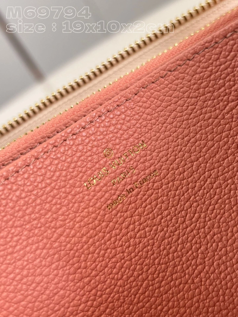 LV Wallets 4365G-0068