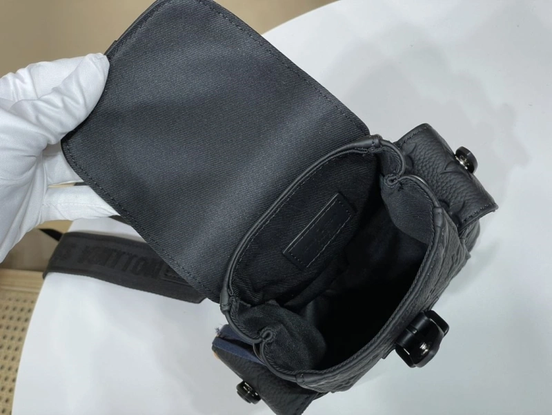 LV Backpacks 4365H-0011
