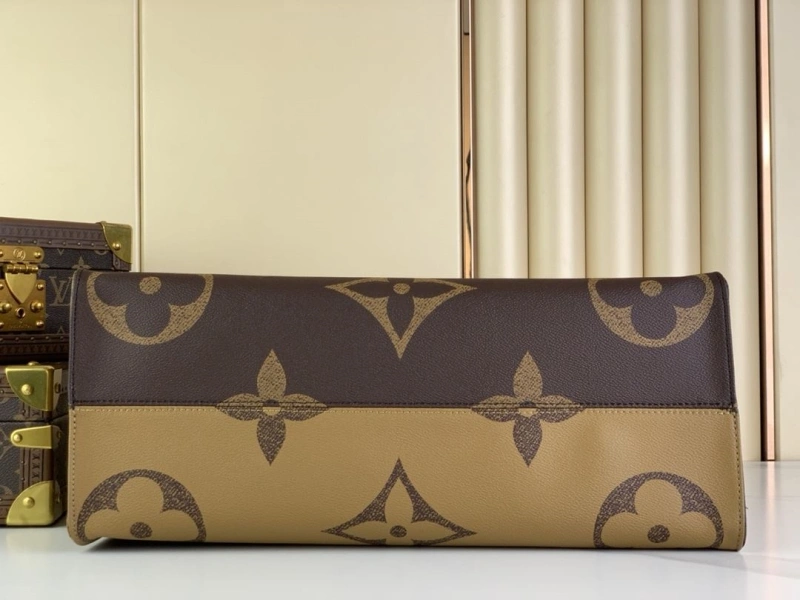 LV Shopping Bags 4365H-0518
