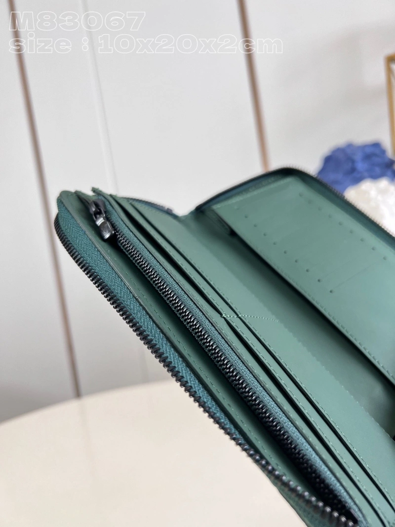 LV Wallets 4365H-0570