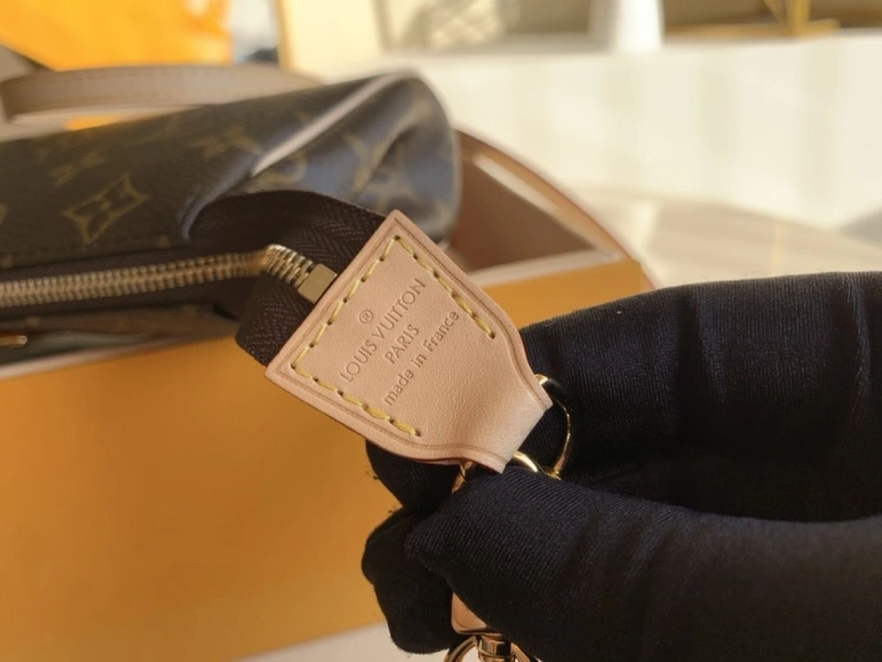 LV Clutch Bags 4365I-0170