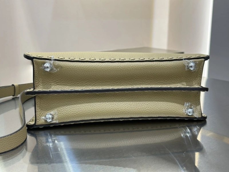 F**di top handle bags 4370-0002