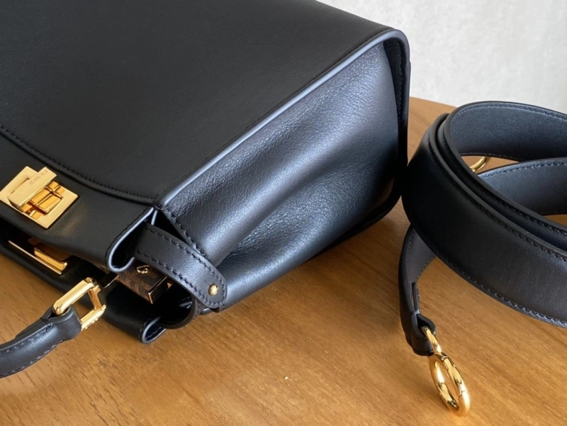 F**di top handle bags 4370-0019
