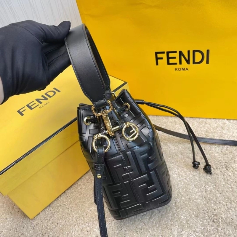 F**di bucket bags 4370-0022