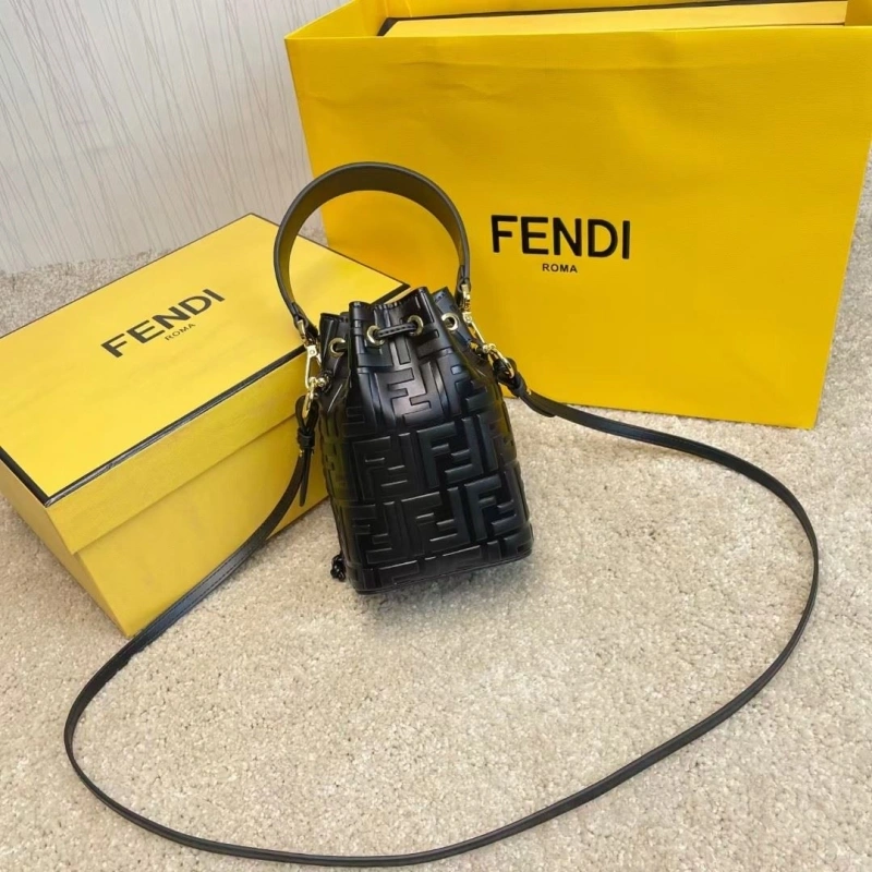 F**di bucket bags 4370-0022