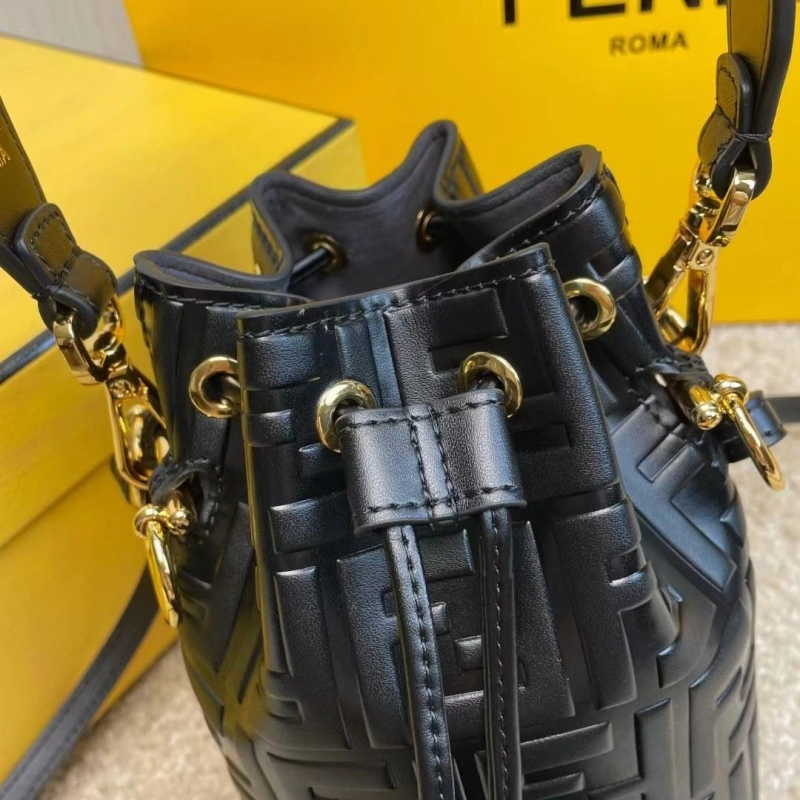 F**di bucket bags 4370-0022