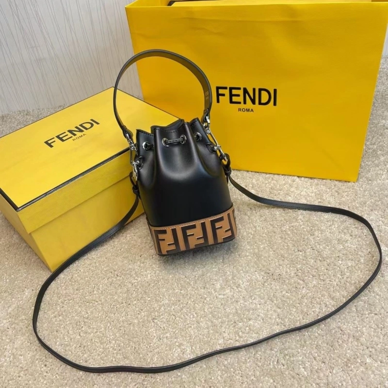 F**di bucket bags 4370-0023