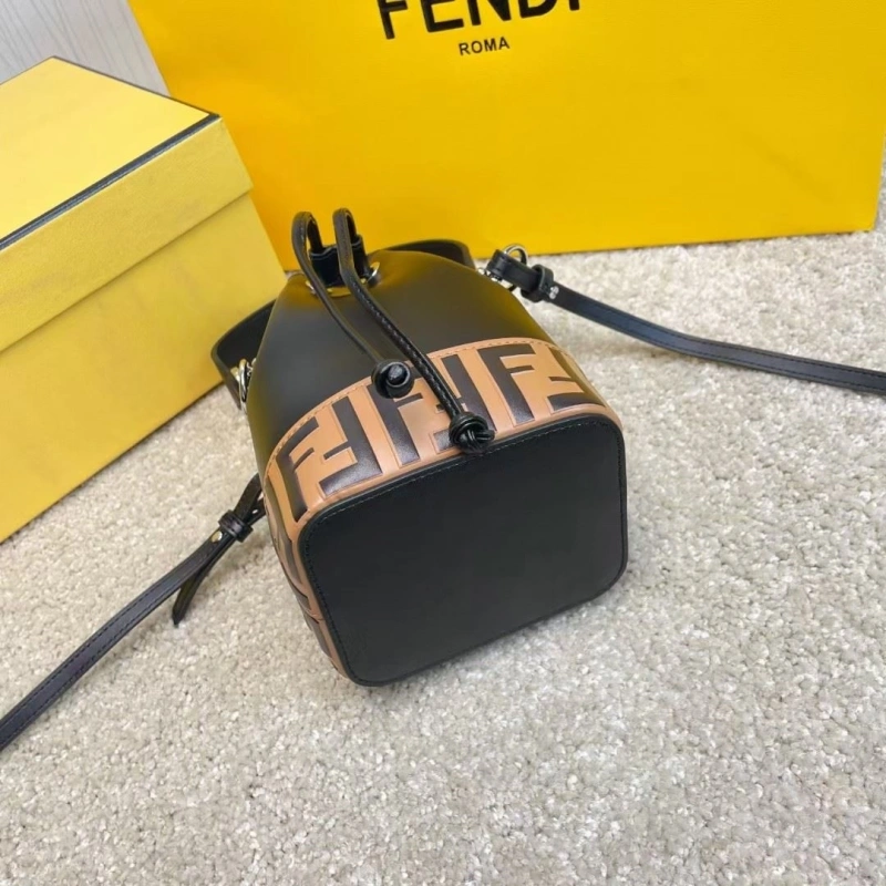 F**di bucket bags 4370-0023
