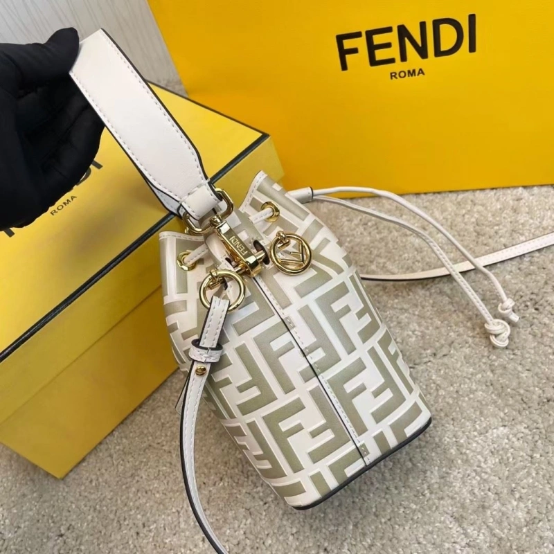 F**di bucket bags 4370-0024