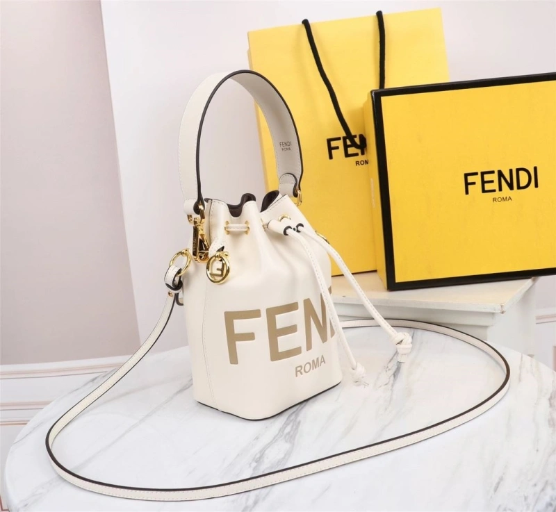 F**di bucket bags 4370-0029
