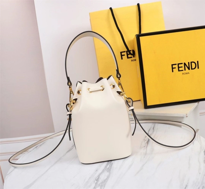 F**di bucket bags 4370-0029