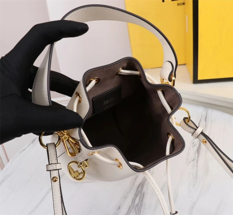 F**di bucket bags 4370-0029