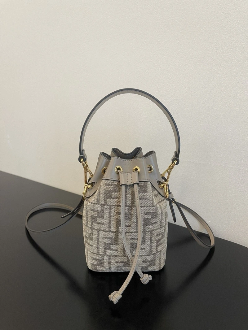 F**di bucket bags 4370-0088