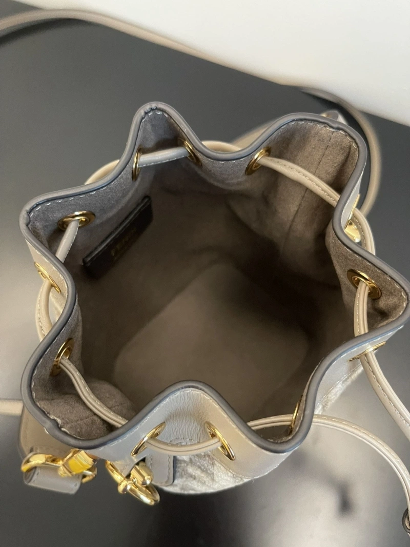 F**di bucket bags 4370-0088