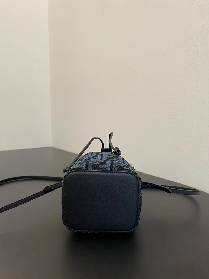 F**di bucket bags 4370-0094