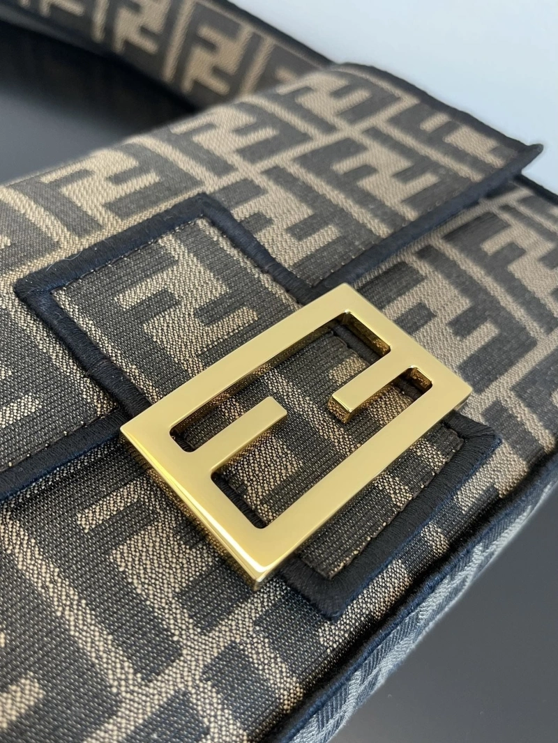 F**di baguette bags 4370-0105