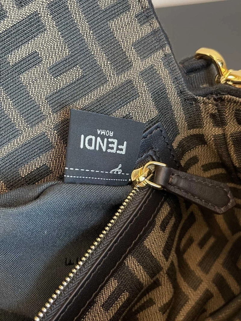 F**di baguette bags 4370-0105