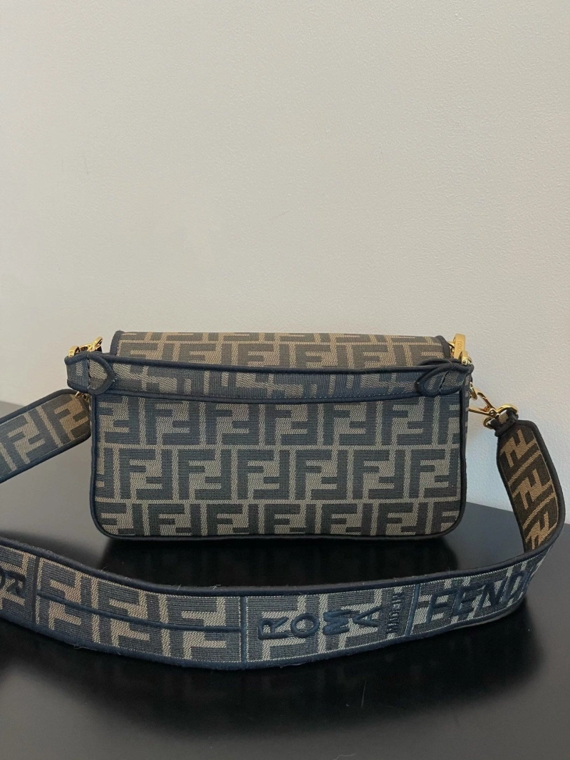 F**di baguette bags 4370-0105