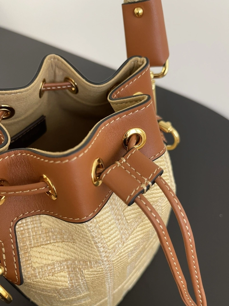 F**di bucket bags 4370-0108